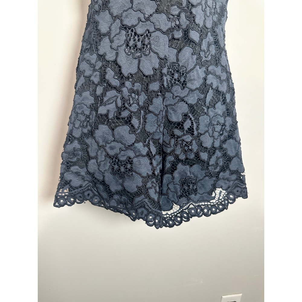 Alexis Winn Cutout Back Lace Romper‎ Playsuit - Size XS EUC Romantic Chic - Picture 7 of 9